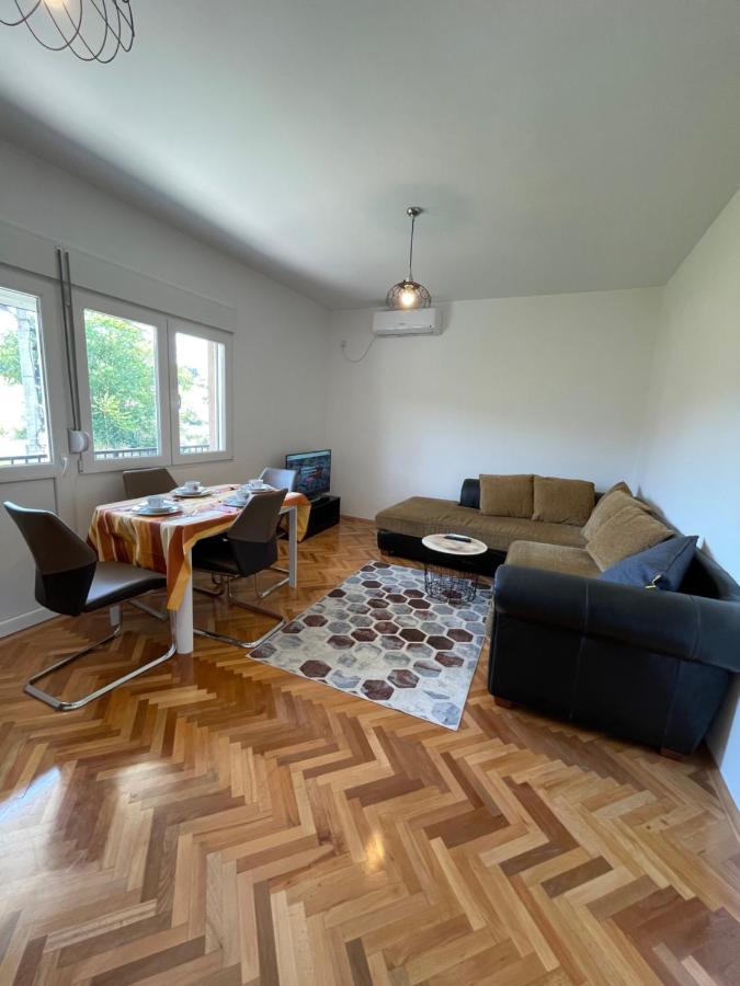 Entire 1-Bedroom Apartment With Free Parking Podgorica Esterno foto